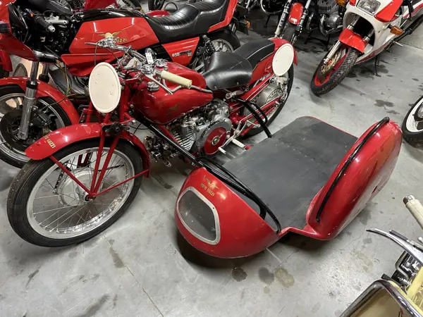 Moto Guzzi Condor 500 mit Beiwagen